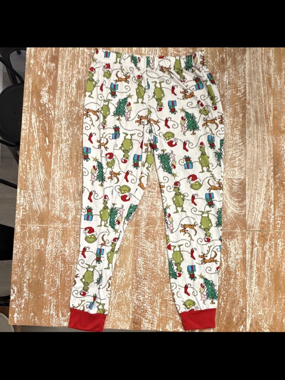 Women’s White Grinch Holiday Pajama Pants Universal Studios